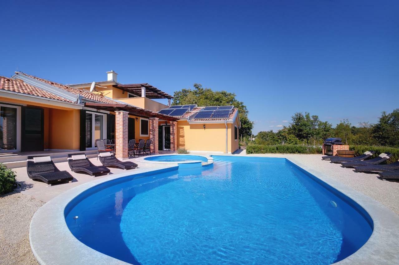 Villas Vea Histria Režanci المظهر الخارجي الصورة